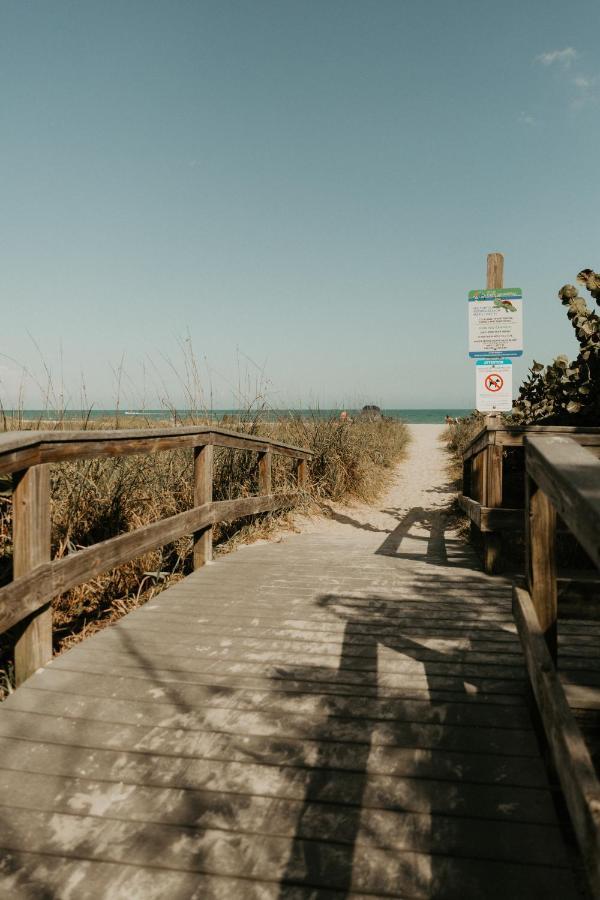 Luxury Villa 3 Blocks From The Beach With Pool A Fire Pit And Outdoor Oasis ケープ・カナベラル エクステリア 写真