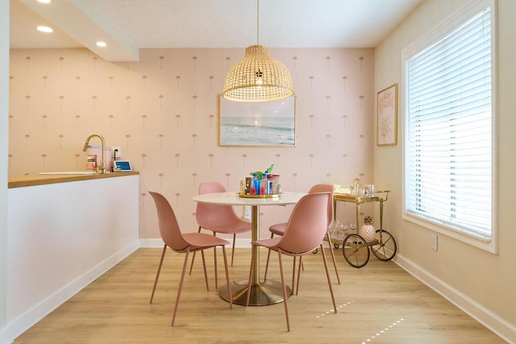 Luxury Villa 3 Blocks From The Beach With Pool A Fire Pit And Outdoor Oasis ケープ・カナベラル エクステリア 写真